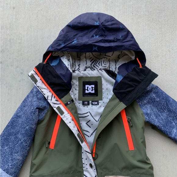 DC Snowboard Jacket - Picture 3 of 5